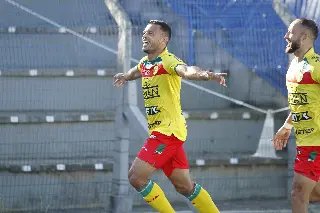 Brusque goleia o Marcílio Dias em clássico no catarinense  - 5