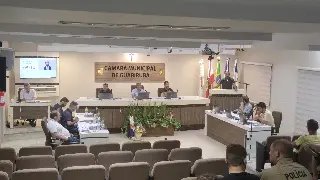 Moradores do bairro Planície Alta fazem manifestação na Câmara - 1