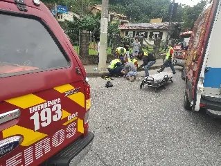 Motociclista tem suspeita de fratura após acidente em Brusque  - 7