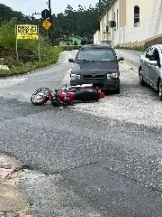 Acidente entre moto e carro deixa dois feridos no Cedrinho - 1