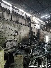 Incêndio atinge galpão de produção de fibra de vidro no bairro Barracão - 4