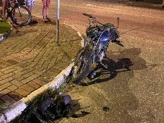 Imagens mostram como ficaram carro e moto após acidente fatal - 10