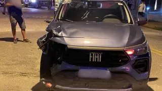 Imagens mostram como ficaram carro e moto após acidente fatal - 8