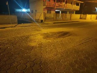 Motociclista sofre queda ao passar por buraco em Guabiruba  - 5