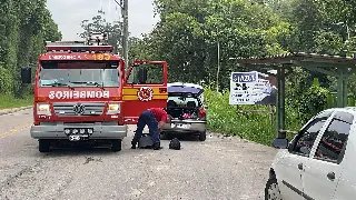 (VÍDEO) Carro pega fogo no bairro Limeira Alta - 5