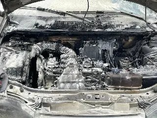 (VÍDEO) Carro pega fogo no bairro Limeira Alta - 2