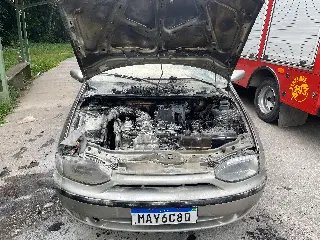 (VÍDEO) Carro pega fogo no bairro Limeira Alta - 4