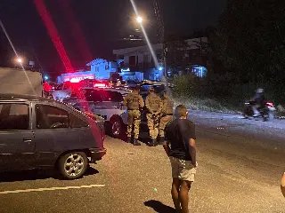 URGENTE - Trio armado assalta família no Souza Cruz  - 3