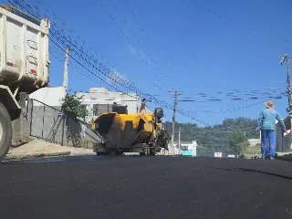 Prefeitura promete asfaltar toda a Gilberto Hassmann - 17