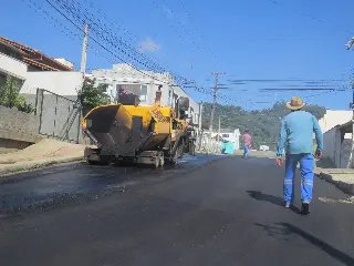Prefeitura promete asfaltar toda a Gilberto Hassmann - 13