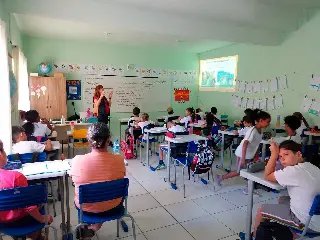 Defesa Civil trabalha situação de risco com crianças - 1