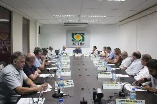 Presidente do BRDE participa de reunião da diretoria da ACIBr - 1