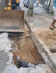 Secretaria de Obras realiza conserto em tubulações pela cidade  - 1