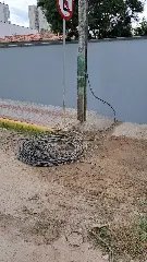 (VÍDEO) Amontoado de fios está desde sábado, dizem moradores - 7
