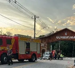 Motorista fica preso às ferragens após acidente no São Pedro  - 2
