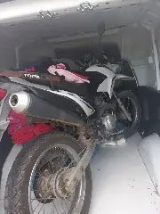 Colisão entre carro e moto deixa um ferido na Antônio Heil - 1