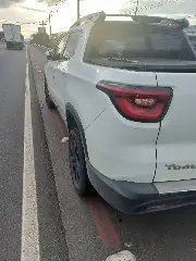 Colisão entre carro e moto deixa um ferido na Antônio Heil - 2