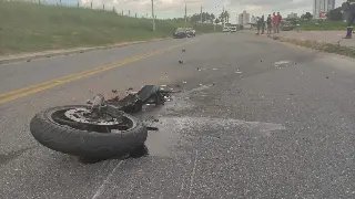 (VIDEO) Grave acidente entre carro e moto é registrado na Beira-rio  - 1