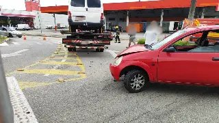 Carro com placas de Brusque se envolve em acidente em Gaspar - 3