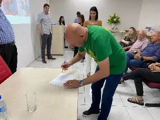 Empresários visitam as obras de reforma dos leitos no Hospital Azambuja - 2