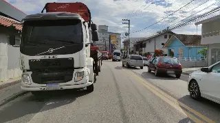 Ciclista fica gravemente ferida após acidente em Brusque  - 3