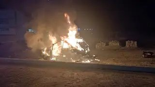 (VIDEO) Carro fica destruído após pegar fogo no Centro II - 24