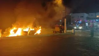 (VIDEO) Carro fica destruído após pegar fogo no Centro II - 27