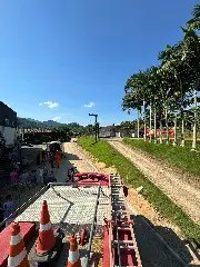 Homem sofre choque elétrico após caminhão derrubar poste - 3