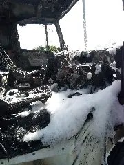 Cabine de carreta fica completamente destruída após incêndio - 5