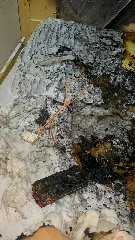 Celular carregando explode e causa incêndio em apartamento - 1