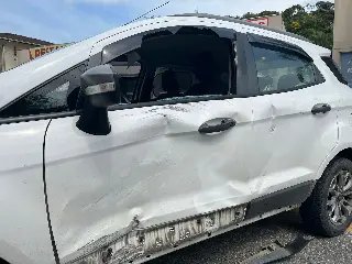 (VÍDEO) Carro e moto colidem no bairro Primeiro de Maio - 7