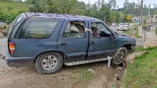 (VIDEO) Passageiro fica ferido após colisão entre carros em Botuverá  - 4