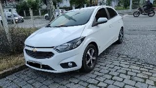 Carro e moto batem na Avenida Primeiro de Maio - 1