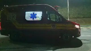 Jovem fica ferido após sair de pista e colidir em tubo  em Guabiruba  - 2