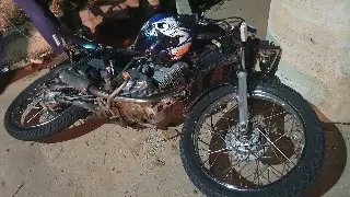 Jovem fica ferido após sair de pista e colidir em tubo  em Guabiruba  - 3