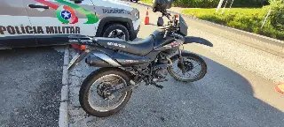 Colisão traseira na rodovia Ivo Silveira deixa um ferido - 1