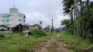 (VÍDEO) Terreno da Prefeitura está em estado total de abandono - 8