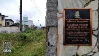 (VÍDEO) Terreno da Prefeitura está em estado total de abandono - 1