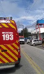 (VÍDEO) Motociclista colide contra carro no Rio Branco - 2
