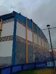 Trabalhadores são resgatados após telhado de ginásio ceder - 2