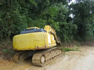 Trégua das chuvas coloca equipes de limpeza nas ruas - 23