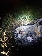 Motorista fica ferido após carro pegar fogo na Antônio Heil - 2