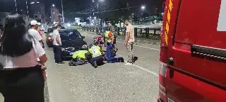 (VÍDEO) Colisão entre carro e moto deixa um ferido no Centro - 4