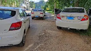 (VÍDEO) Por pouco, carro não cai no rio Itajaí mirim - 4