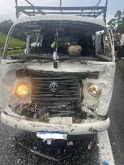 Motorista fica preso às ferragens em colisão na BR-101 - 2