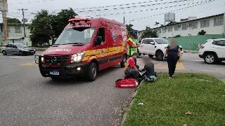 Colisão entre carro e moto deixa um ferido no Maluche  - 3
