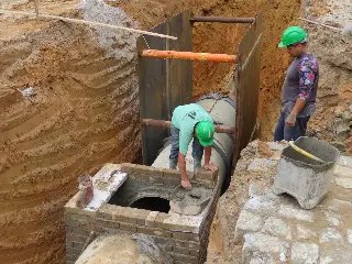 Obra na Ourides Schwartz continua interditando trânsito - 2