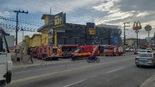 (VÍDEO) Princípio de incêndio é registrado em loja - 1