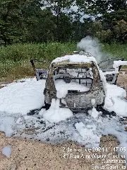 Carro fica totalmente destruído após pegar fogo em Guabiruba - 2