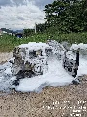 Carro fica totalmente destruído após pegar fogo em Guabiruba - 1